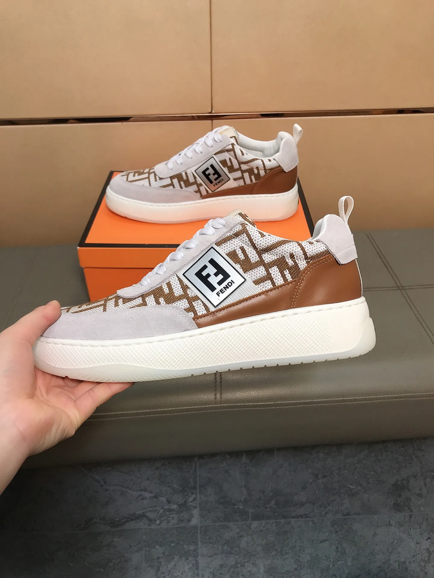 Ex-factory price 420 🔆🔆👉Fendi [Fendi] Men's new low-cut casual shoes are on the market🔥The shoe body is made of brand-specific printed fabric nubuck leather, with sheepskin lining for feet, breathable and does not cover the feet! Fashionable casual shoes 🙈Outsole is ultra-light, non-slip and wear-resistant👣 Standard size 38-44